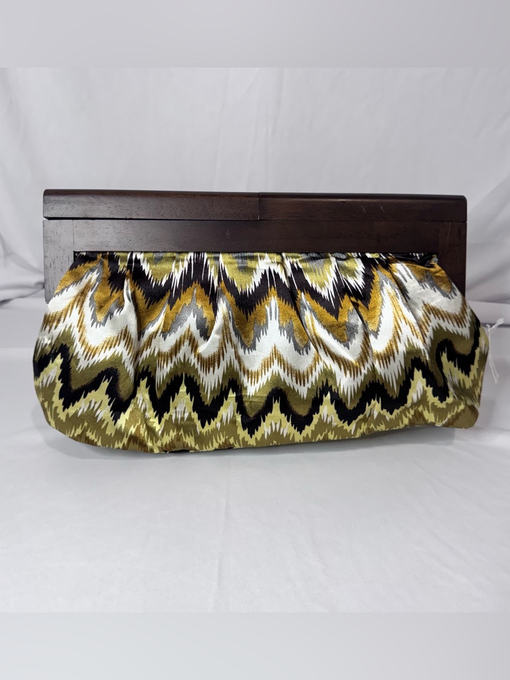 Vintage ALDO Tinsman Flame Stitch Print Clutch Wooden Frame Magnet Purse